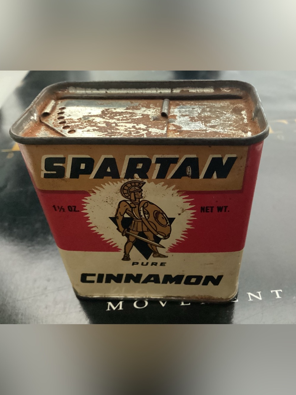 Vtg. Spartan Cinnamon tin 1 1/2oz. Tin.  Early 1950s red,white,gold